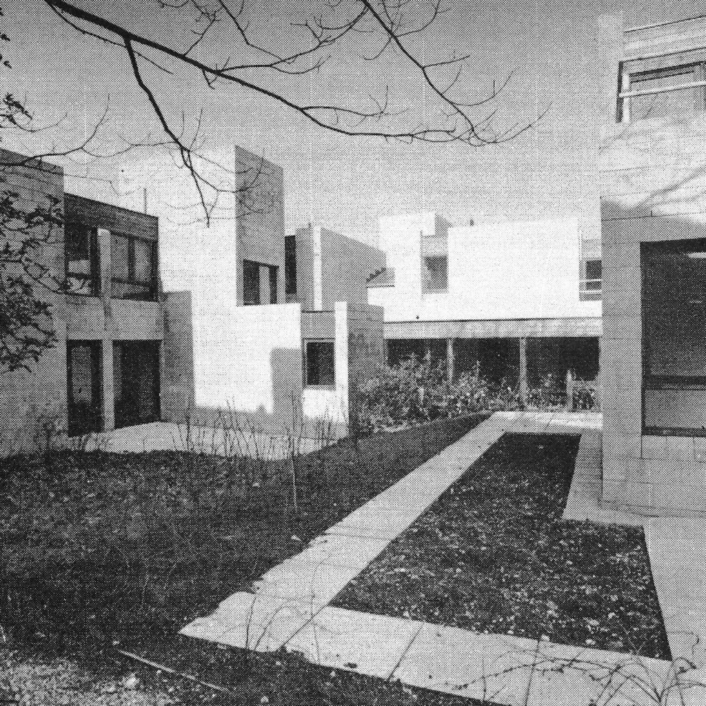 Macintosh Court