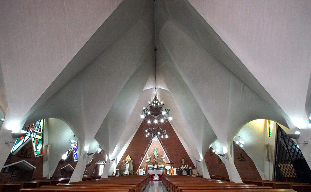 Hidden Architecture » Medalla de la Virgen Milagrosa Church - Hidden  Architecture